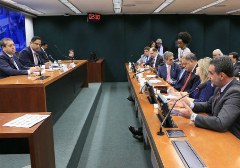 deputados e terceirizaçã