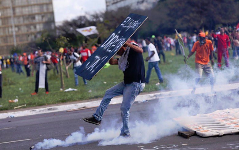 violência fora temer